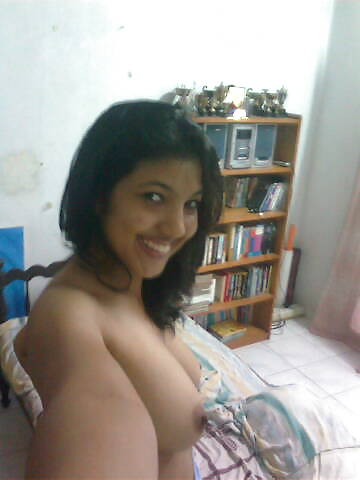 Indian Cute College Girl Taking Off Her Boobies For Selfie (4)